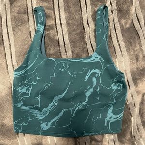 cropped workout tank top
